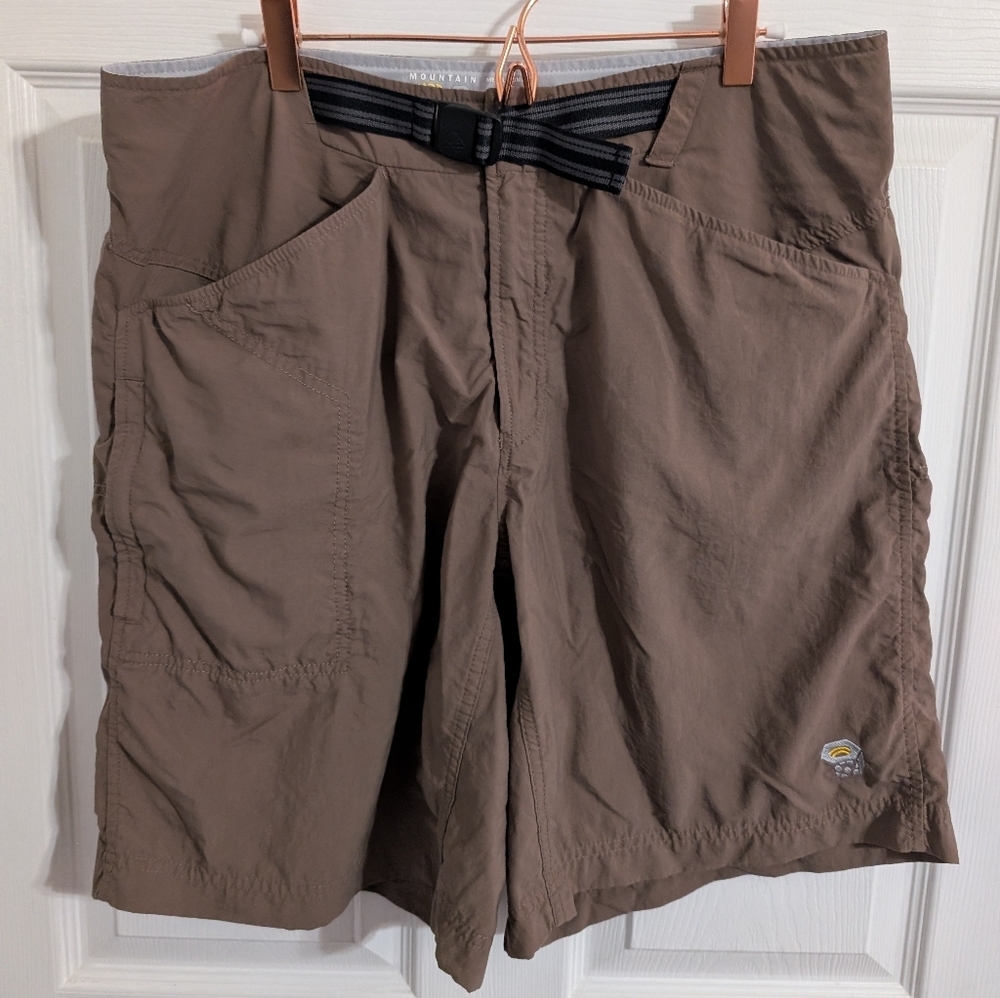 Mountain Hardwear Mens Shorts Size Large Belted Cargo Ivory Tan